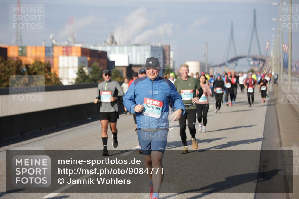 03.10.2025 - Köhlbrandbrückenlauf Jannik Wohlers http://msf.ph/oto/9084771 03.10.2025 10:07:04 Position 3 2001 meine-sportfotos.de
