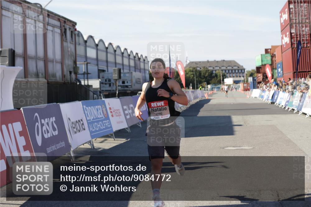03.10.2025 - Köhlbrandbrückenlauf Jannik Wohlers http://msf.ph/oto/9084772 03.10.2025 12:52:02 Ziel 4092 meine-sportfotos.de