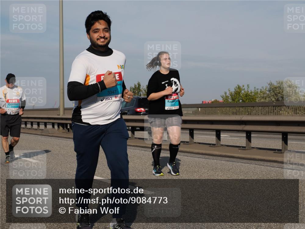 03.10.2025 - Köhlbrandbrückenlauf Fabian Wolf http://msf.ph/oto/9084773 03.10.2025 10:20:00 Position 3 2425, 3347, 3370 meine-sportfotos.de