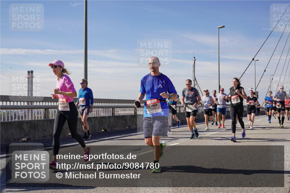 03.10.2025 - Köhlbrandbrückenlauf Michael Burmester http://msf.ph/oto/9084780 03.10.2025 12:42:48 Position 2 6561, 5969 meine-sportfotos.de