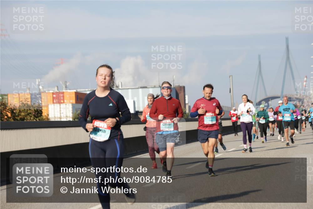 03.10.2025 - Köhlbrandbrückenlauf Jannik Wohlers http://msf.ph/oto/9084785 03.10.2025 09:56:30 Position 3 1945, 54, 2150 meine-sportfotos.de