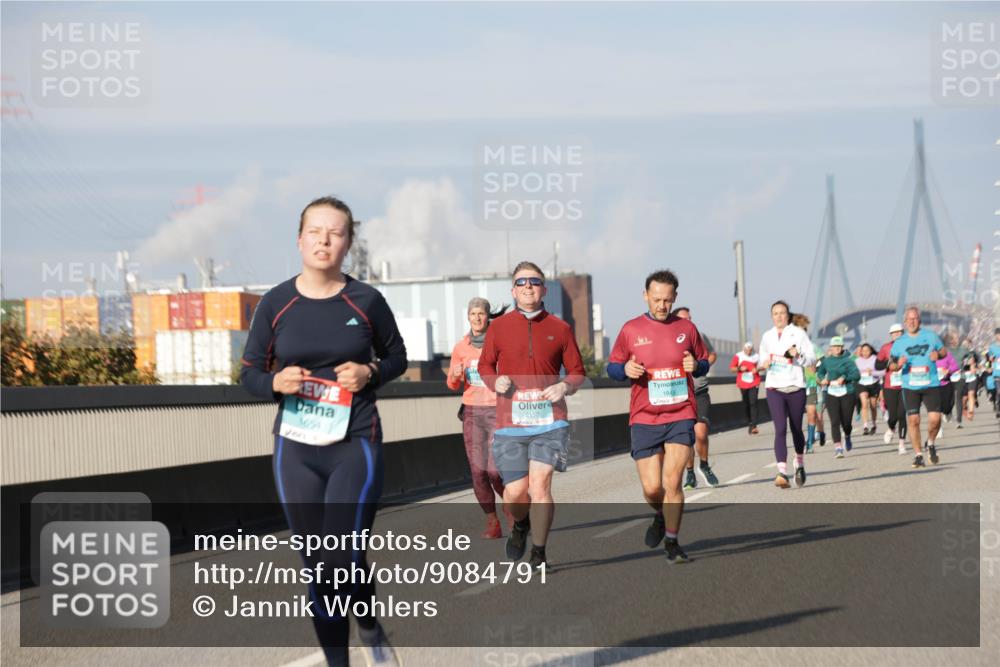 03.10.2025 - Köhlbrandbrückenlauf Jannik Wohlers http://msf.ph/oto/9084791 03.10.2025 09:56:30 Position 3 1654, 2150, 1945 meine-sportfotos.de
