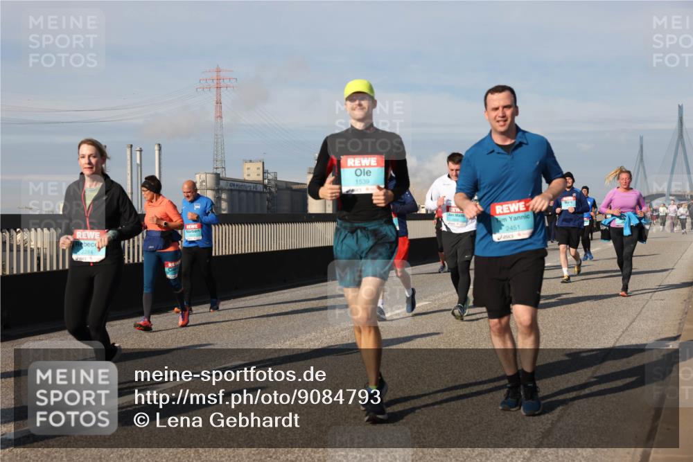 03.10.2025 - Köhlbrandbrückenlauf Lena Gebhardt http://msf.ph/oto/9084793 03.10.2025 10:05:22 Position 2 2284, 6, 1539, 2451 meine-sportfotos.de
