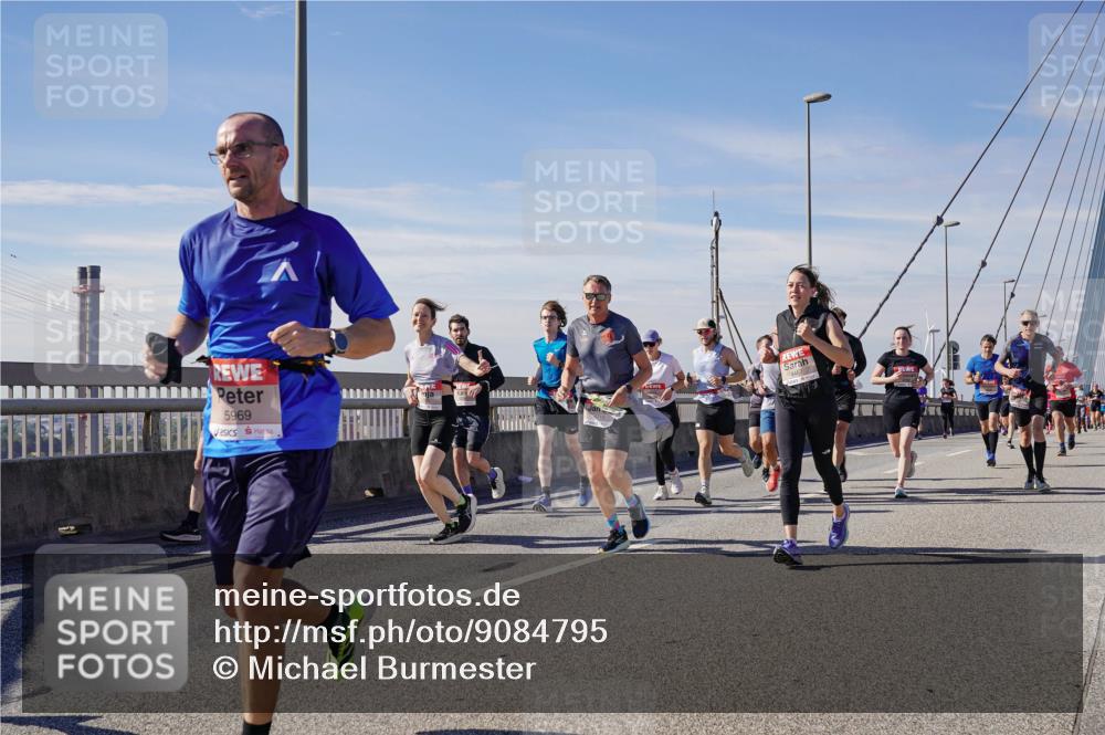 03.10.2025 - Köhlbrandbrückenlauf Michael Burmester http://msf.ph/oto/9084795 03.10.2025 12:42:49 Position 2 5969 meine-sportfotos.de