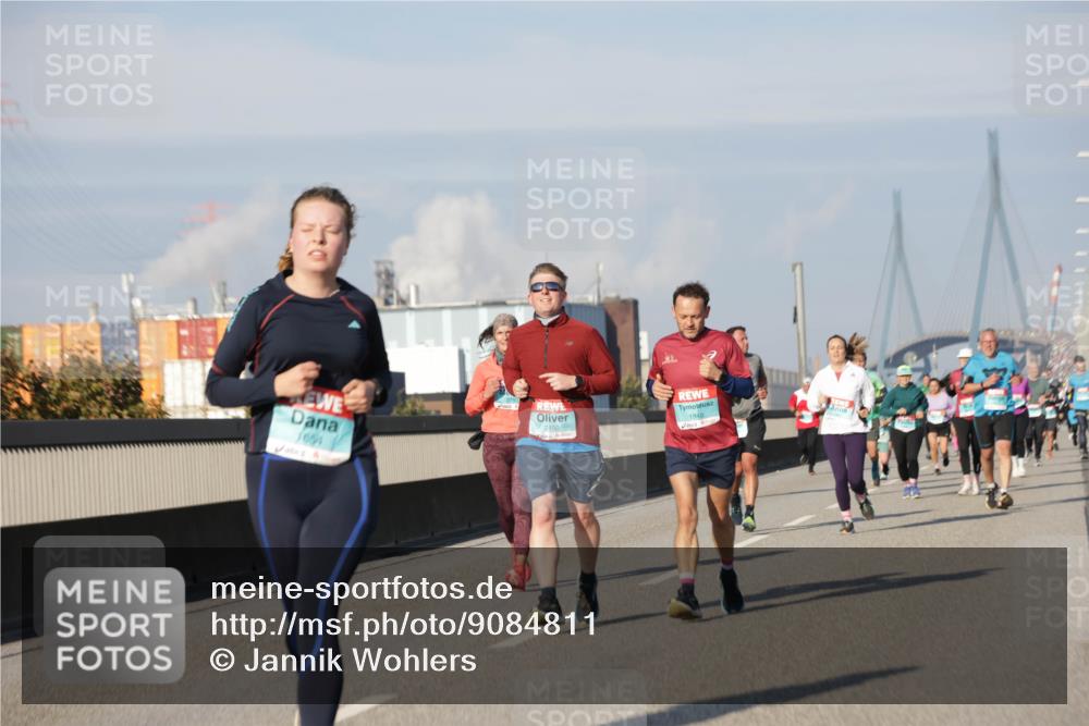 03.10.2025 - Köhlbrandbrückenlauf Jannik Wohlers http://msf.ph/oto/9084811 03.10.2025 09:56:30 Position 3 1654, 2150, 1945 meine-sportfotos.de