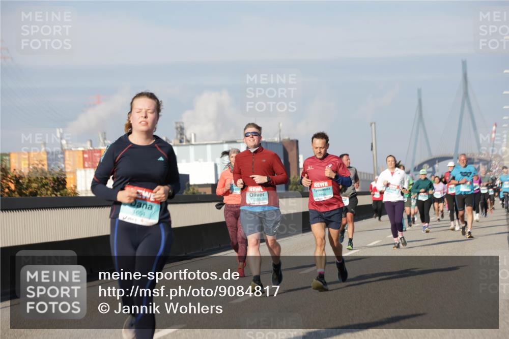 03.10.2025 - Köhlbrandbrückenlauf Jannik Wohlers http://msf.ph/oto/9084817 03.10.2025 09:56:30 Position 3 7654, 2150, 1945 meine-sportfotos.de