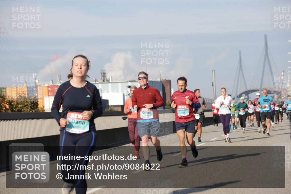 03.10.2025 - Köhlbrandbrückenlauf Jannik Wohlers http://msf.ph/oto/9084822 03.10.2025 09:56:30 Position 3 2150, 1945 meine-sportfotos.de