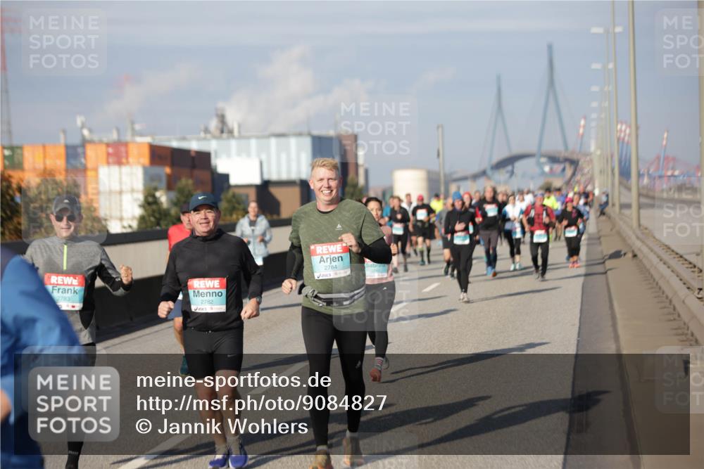 03.10.2025 - Köhlbrandbrückenlauf Jannik Wohlers http://msf.ph/oto/9084827 03.10.2025 10:07:06 Position 3 2783, 2782, 2784, 2240 meine-sportfotos.de