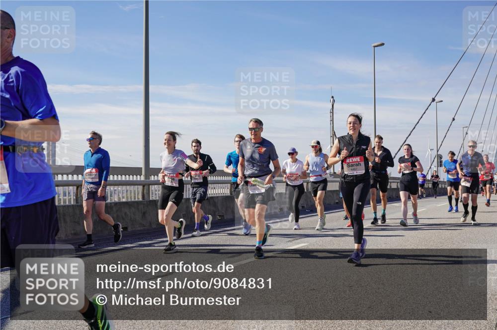 03.10.2025 - Köhlbrandbrückenlauf Michael Burmester http://msf.ph/oto/9084831 03.10.2025 12:42:49 Position 2 4467 meine-sportfotos.de