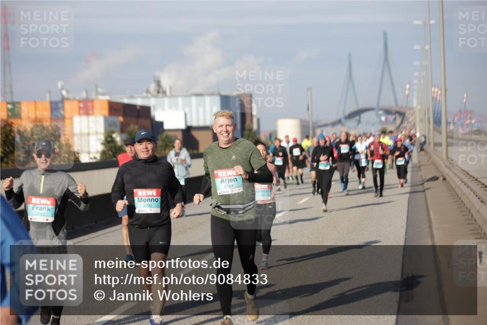 03.10.2025 - Köhlbrandbrückenlauf Jannik Wohlers http://msf.ph/oto/9084833 03.10.2025 10:07:06 Position 3 2783, 2782, 2784 meine-sportfotos.de