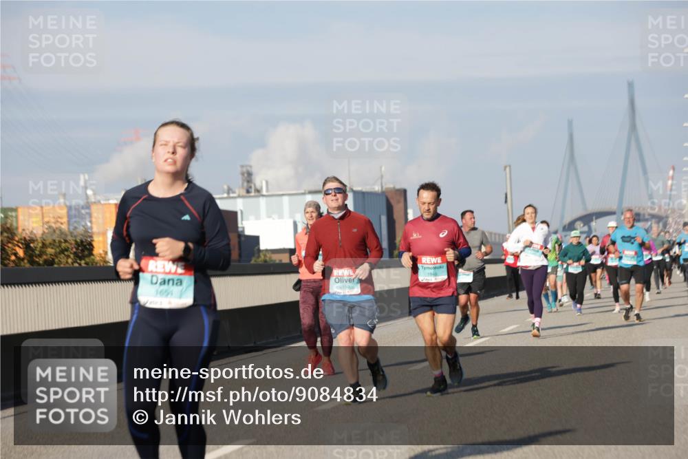 03.10.2025 - Köhlbrandbrückenlauf Jannik Wohlers http://msf.ph/oto/9084834 03.10.2025 09:56:30 Position 3 1945, 1651, 2150 meine-sportfotos.de