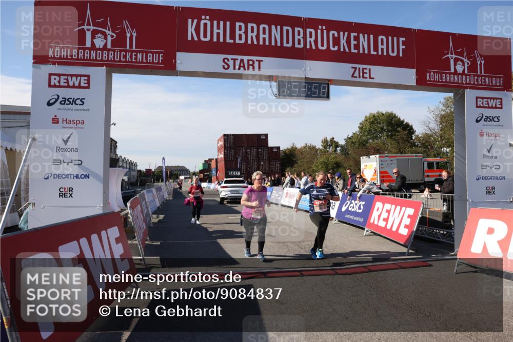 03.10.2025 - Köhlbrandbrückenlauf Lena Gebhardt http://msf.ph/oto/9084837 03.10.2025 13:53:58 Ziel 5603, 5819, 6529, 6549 meine-sportfotos.de