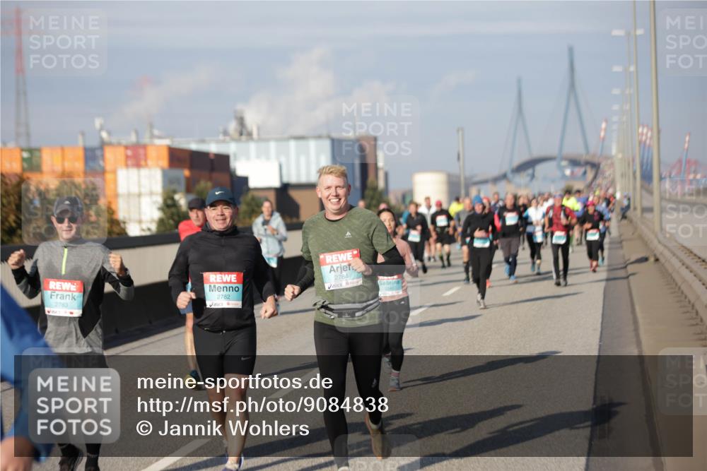 03.10.2025 - Köhlbrandbrückenlauf Jannik Wohlers http://msf.ph/oto/9084838 03.10.2025 10:07:06 Position 3 2783, 2782, 2784 meine-sportfotos.de