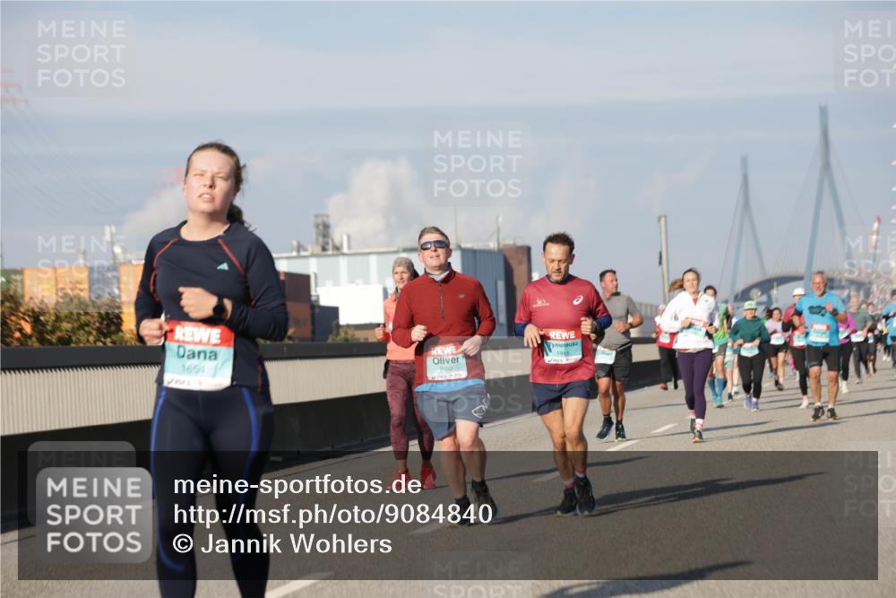 03.10.2025 - Köhlbrandbrückenlauf Jannik Wohlers http://msf.ph/oto/9084840 03.10.2025 09:56:30 Position 3 1654, 2150, 1945 meine-sportfotos.de