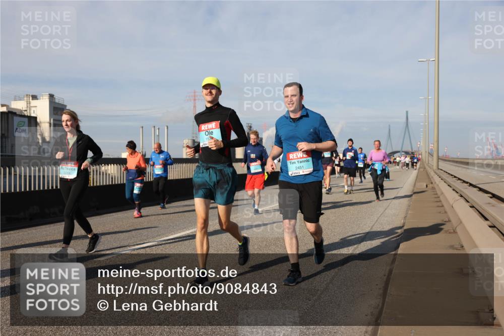 03.10.2025 - Köhlbrandbrückenlauf Lena Gebhardt http://msf.ph/oto/9084843 03.10.2025 10:05:23 Position 2 2284, 2451 meine-sportfotos.de