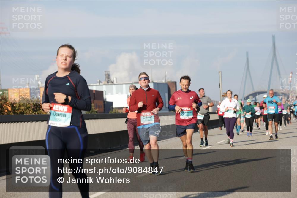 03.10.2025 - Köhlbrandbrückenlauf Jannik Wohlers http://msf.ph/oto/9084847 03.10.2025 09:56:30 Position 3 1654, 2150 meine-sportfotos.de