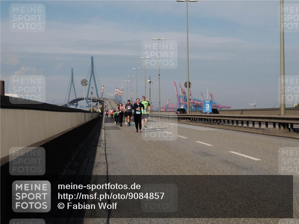 03.10.2025 - Köhlbrandbrückenlauf Fabian Wolf http://msf.ph/oto/9084857 03.10.2025 10:20:07 Position 3 3 meine-sportfotos.de