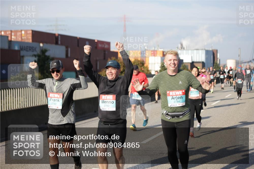 03.10.2025 - Köhlbrandbrückenlauf Jannik Wohlers http://msf.ph/oto/9084865 03.10.2025 10:07:08 Position 3 2783, 2782, 2784 meine-sportfotos.de