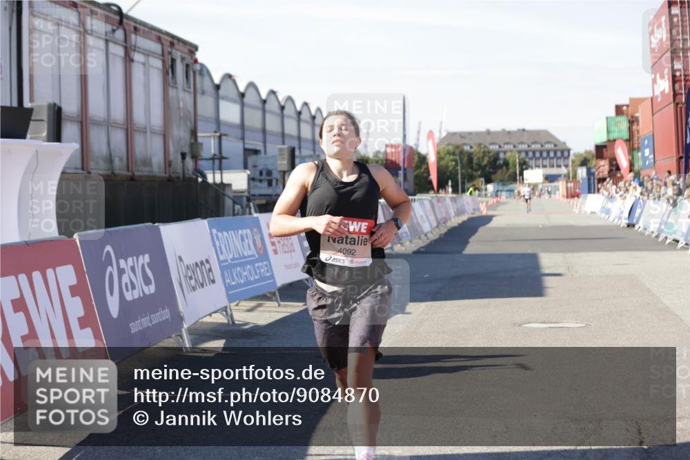 03.10.2025 - Köhlbrandbrückenlauf Jannik Wohlers http://msf.ph/oto/9084870 03.10.2025 12:52:03 Ziel 4092 meine-sportfotos.de