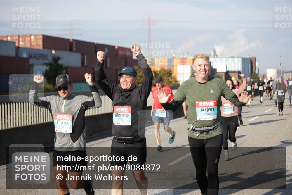 03.10.2025 - Köhlbrandbrückenlauf Jannik Wohlers http://msf.ph/oto/9084872 03.10.2025 10:07:08 Position 3 2783, 2782, 2784, 2249 meine-sportfotos.de