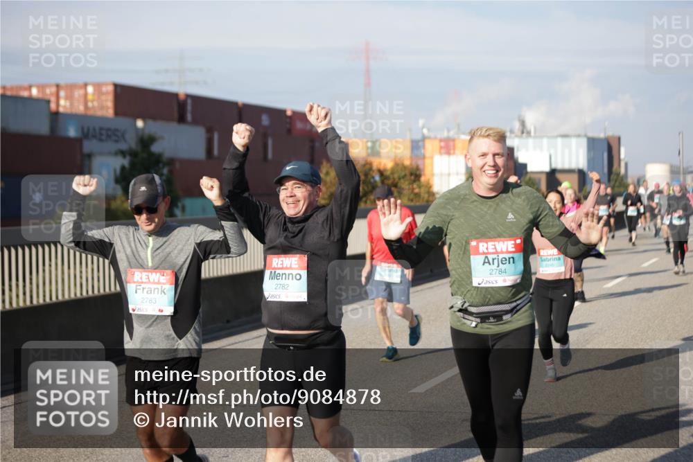 03.10.2025 - Köhlbrandbrückenlauf Jannik Wohlers http://msf.ph/oto/9084878 03.10.2025 10:07:08 Position 3 2783, 2782, 2784, 2240 meine-sportfotos.de