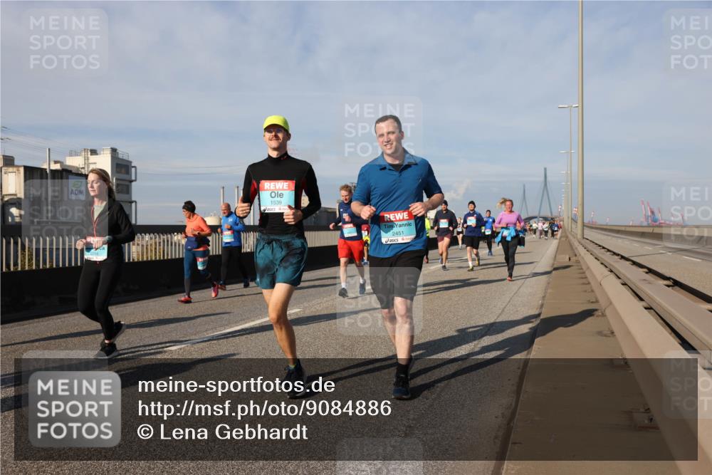 03.10.2025 - Köhlbrandbrückenlauf Lena Gebhardt http://msf.ph/oto/9084886 03.10.2025 10:05:23 Position 2 1539, 2451 meine-sportfotos.de