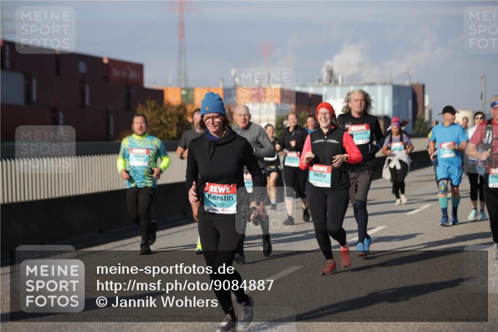 03.10.2025 - Köhlbrandbrückenlauf Jannik Wohlers http://msf.ph/oto/9084887 03.10.2025 10:07:15 Position 3 2562, 3199 meine-sportfotos.de