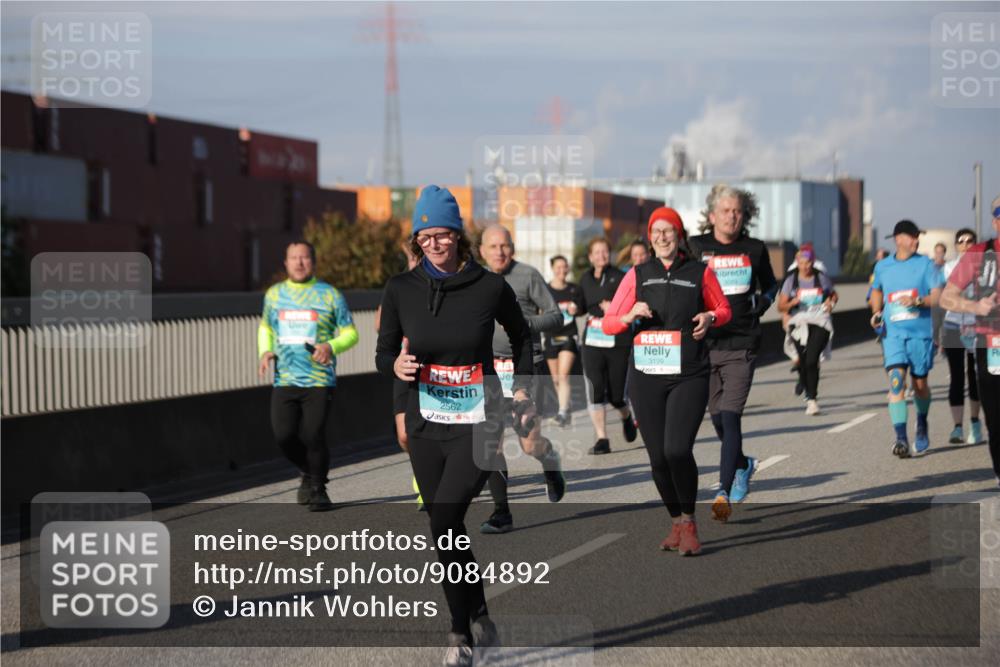 03.10.2025 - Köhlbrandbrückenlauf Jannik Wohlers http://msf.ph/oto/9084892 03.10.2025 10:07:15 Position 3 2562, 3199 meine-sportfotos.de