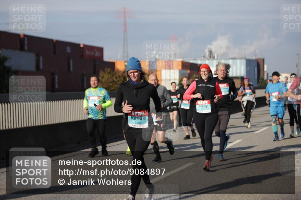 03.10.2025 - Köhlbrandbrückenlauf Jannik Wohlers http://msf.ph/oto/9084897 03.10.2025 10:07:15 Position 3 2562, 3199 meine-sportfotos.de