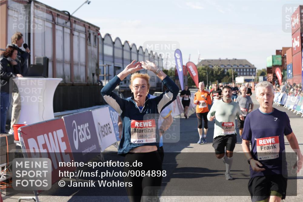 03.10.2025 - Köhlbrandbrückenlauf Jannik Wohlers http://msf.ph/oto/9084898 03.10.2025 13:18:34 Ziel 4154, 4280, 4341, 4560, 4606, 4760, 4796, 4812, 4819, 4826, 4882, 5115, 5178, 5192, 5722, 6084, 6596, 6700, 6758 meine-sportfotos.de