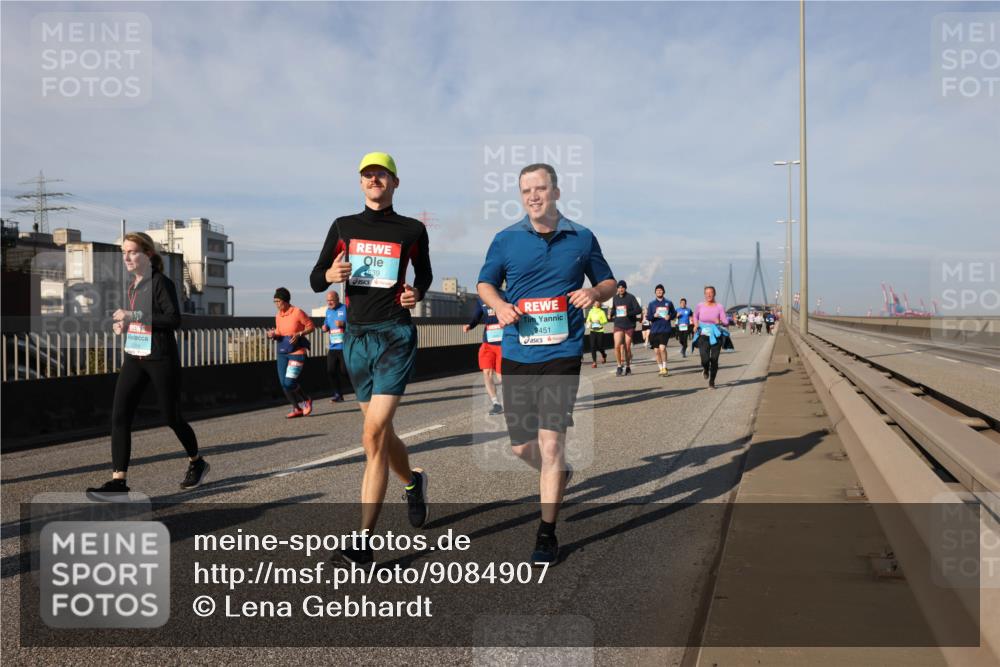 03.10.2025 - Köhlbrandbrückenlauf Lena Gebhardt http://msf.ph/oto/9084907 03.10.2025 10:05:23 Position 2 539, 2451 meine-sportfotos.de