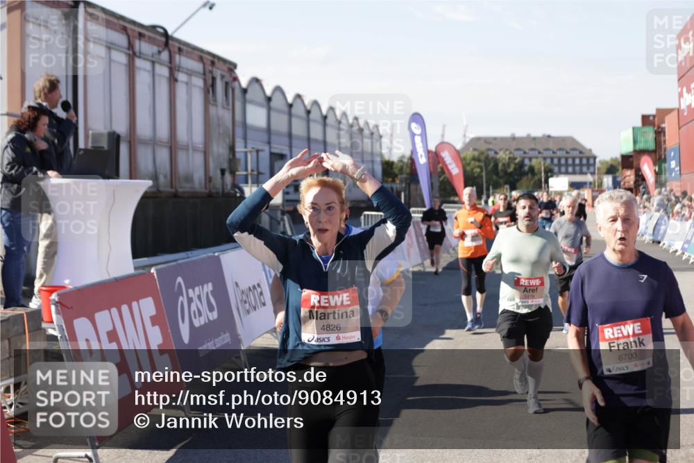03.10.2025 - Köhlbrandbrückenlauf Jannik Wohlers http://msf.ph/oto/9084913 03.10.2025 13:18:34 Ziel 4154, 4280, 4341, 4560, 4606, 4760, 4796, 4812, 4819, 4826, 4882, 5115, 5178, 5192, 5722, 6084, 6596, 6700, 6758 meine-sportfotos.de