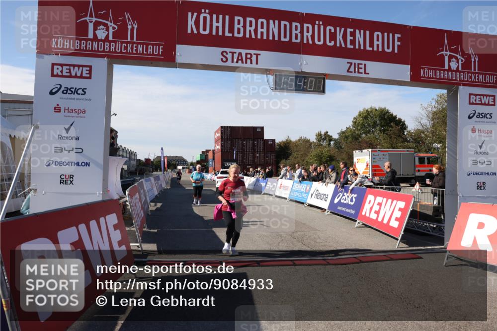 03.10.2025 - Köhlbrandbrückenlauf Lena Gebhardt http://msf.ph/oto/9084933 03.10.2025 13:54:01 Ziel 5603, 5819, 6529, 6549 meine-sportfotos.de