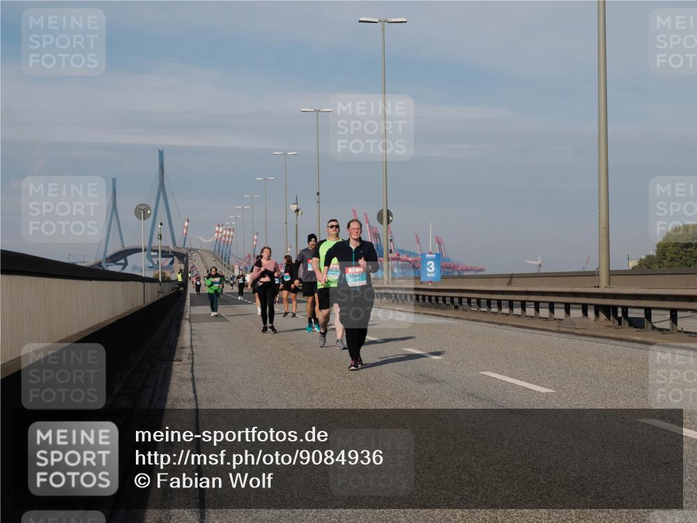 03.10.2025 - Köhlbrandbrückenlauf Fabian Wolf http://msf.ph/oto/9084936 03.10.2025 10:20:15 Position 3 3 meine-sportfotos.de