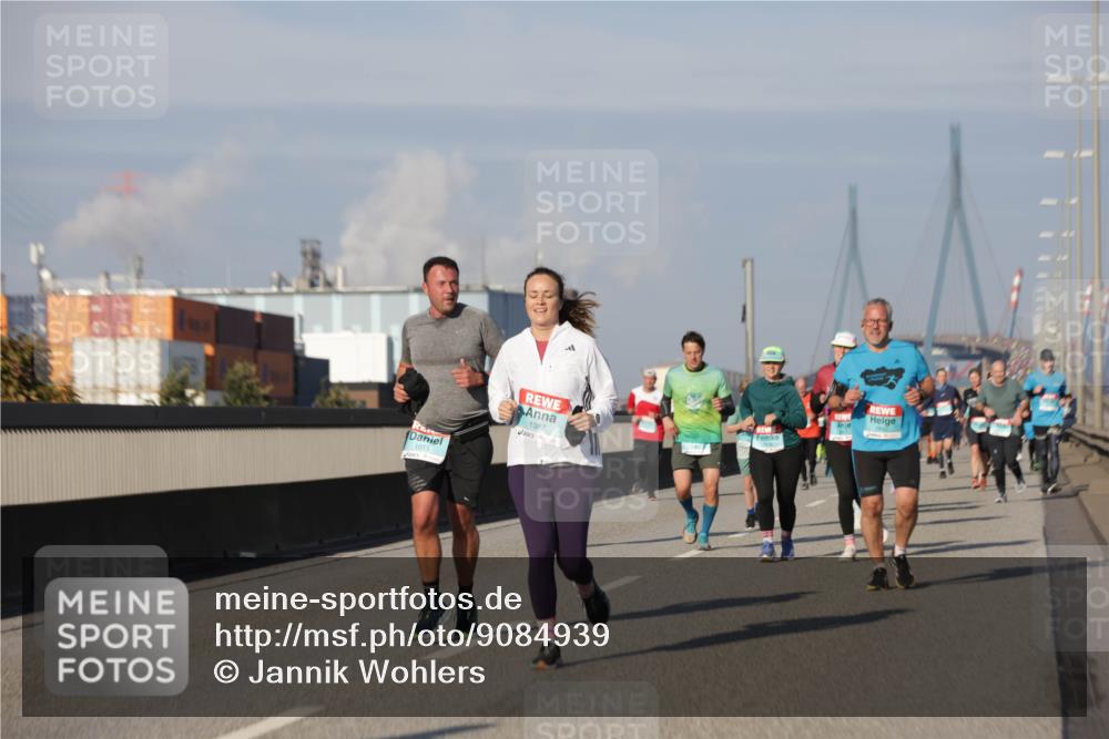 03.10.2025 - Köhlbrandbrückenlauf Jannik Wohlers http://msf.ph/oto/9084939 03.10.2025 09:56:35 Position 3 1015, 1387 meine-sportfotos.de