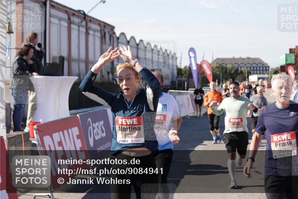 03.10.2025 - Köhlbrandbrückenlauf Jannik Wohlers http://msf.ph/oto/9084941 03.10.2025 13:18:34 Ziel 4154, 4280, 4341, 4560, 4606, 4760, 4796, 4812, 4819, 4826, 4882, 5115, 5178, 5192, 5722, 6084, 6596, 6700, 6758 meine-sportfotos.de