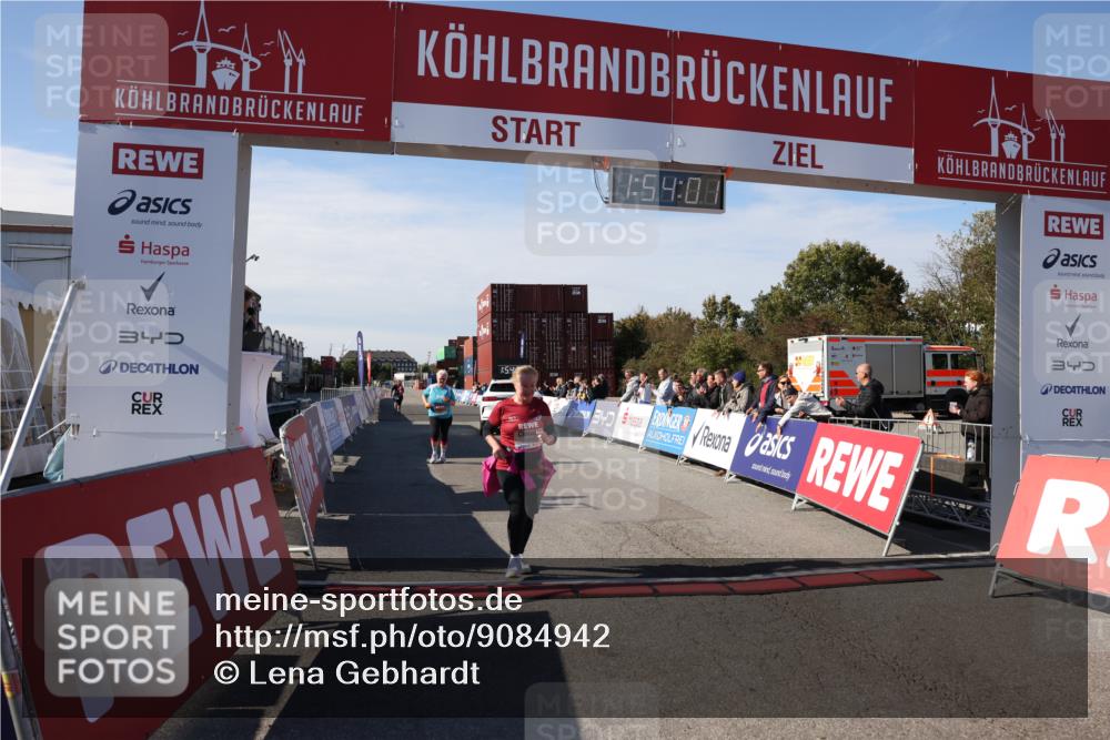 03.10.2025 - Köhlbrandbrückenlauf Lena Gebhardt http://msf.ph/oto/9084942 03.10.2025 13:54:01 Ziel 5603, 5819, 6529, 6549 meine-sportfotos.de
