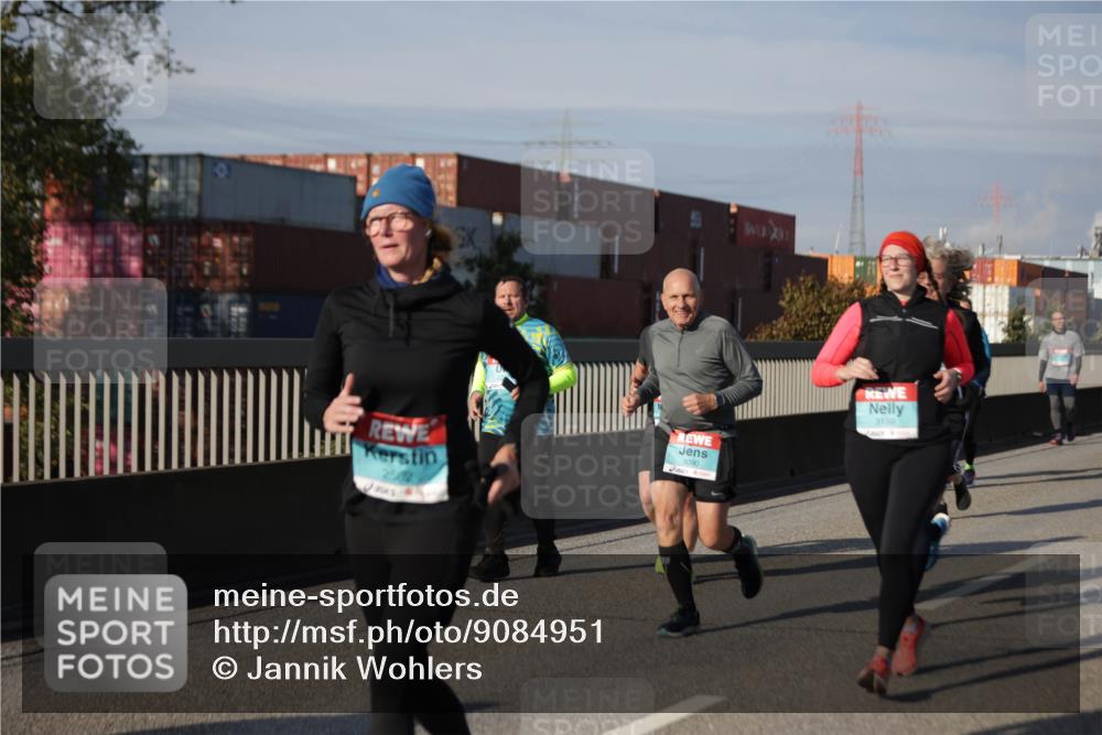 03.10.2025 - Köhlbrandbrückenlauf Jannik Wohlers http://msf.ph/oto/9084951 03.10.2025 10:07:17 Position 3 2562, 3090, 3199 meine-sportfotos.de