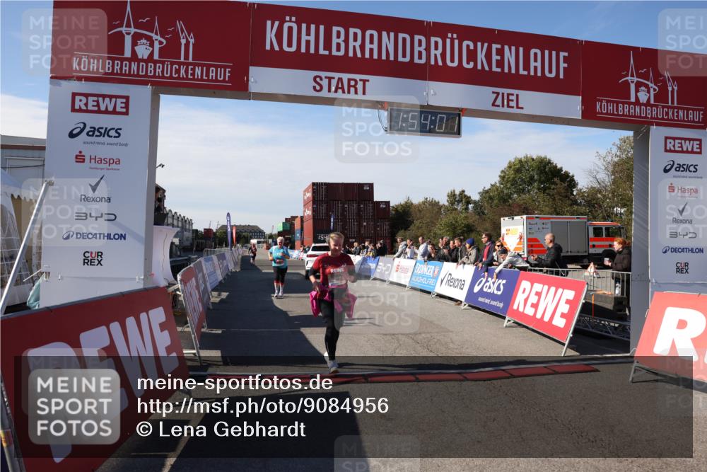 03.10.2025 - Köhlbrandbrückenlauf Lena Gebhardt http://msf.ph/oto/9084956 03.10.2025 13:54:01 Ziel 5603, 5819, 6529, 6549 meine-sportfotos.de
