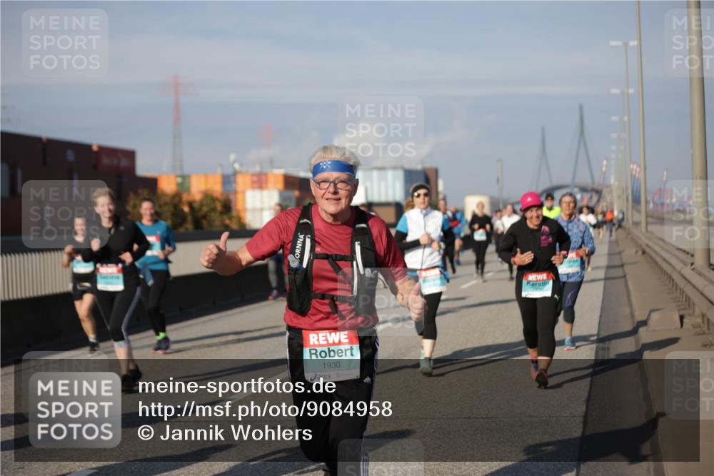 03.10.2025 - Köhlbrandbrückenlauf Jannik Wohlers http://msf.ph/oto/9084958 03.10.2025 10:07:18 Position 3 1930 meine-sportfotos.de