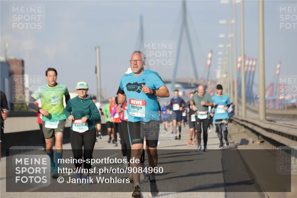 03.10.2025 - Köhlbrandbrückenlauf Jannik Wohlers http://msf.ph/oto/9084960 03.10.2025 09:56:36 Position 3 1418, 1642 meine-sportfotos.de