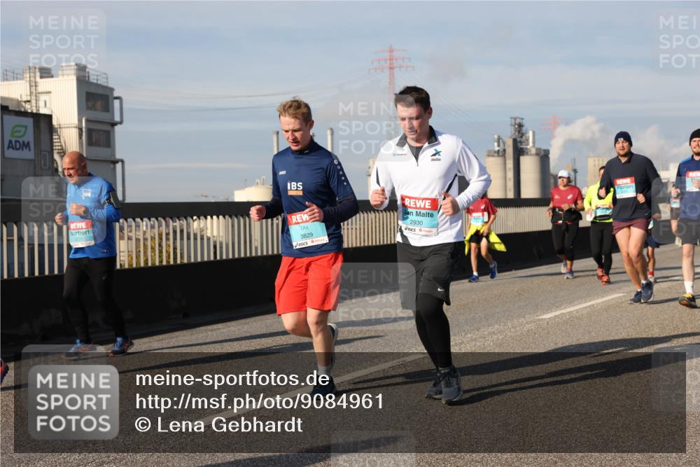 03.10.2025 - Köhlbrandbrückenlauf Lena Gebhardt http://msf.ph/oto/9084961 03.10.2025 10:05:25 Position 2 3829, 2930 meine-sportfotos.de