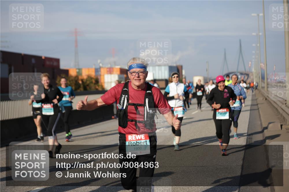 03.10.2025 - Köhlbrandbrückenlauf Jannik Wohlers http://msf.ph/oto/9084963 03.10.2025 10:07:18 Position 3 1930 meine-sportfotos.de