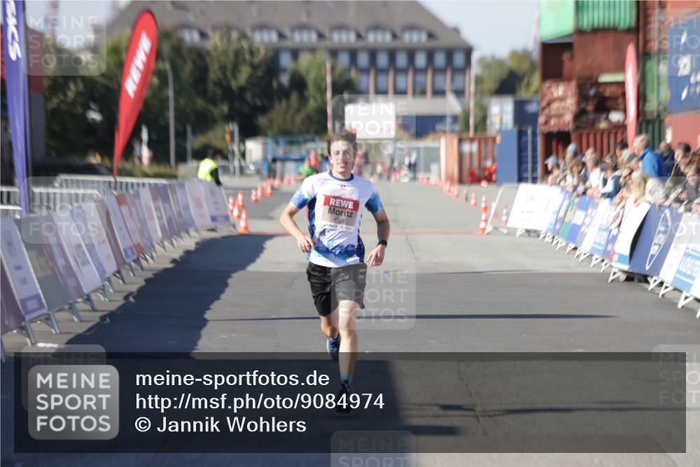 03.10.2025 - Köhlbrandbrückenlauf Jannik Wohlers http://msf.ph/oto/9084974 03.10.2025 12:52:15 Ziel 4301 meine-sportfotos.de