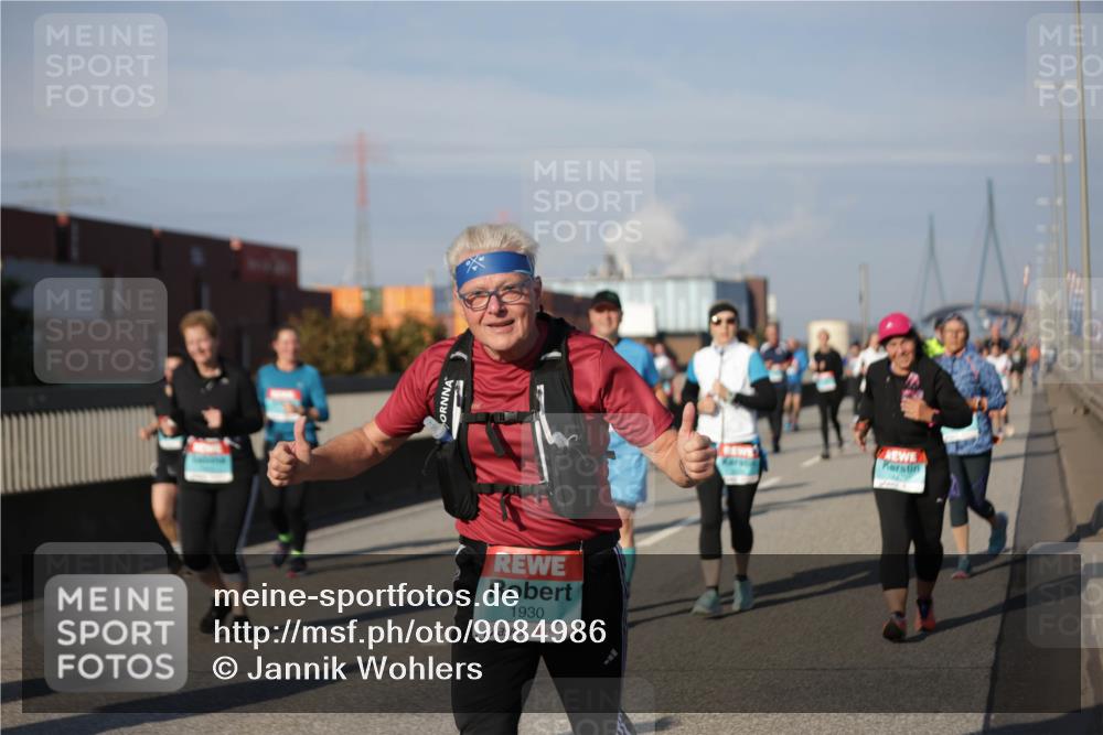 03.10.2025 - Köhlbrandbrückenlauf Jannik Wohlers http://msf.ph/oto/9084986 03.10.2025 10:07:19 Position 3 1930 meine-sportfotos.de