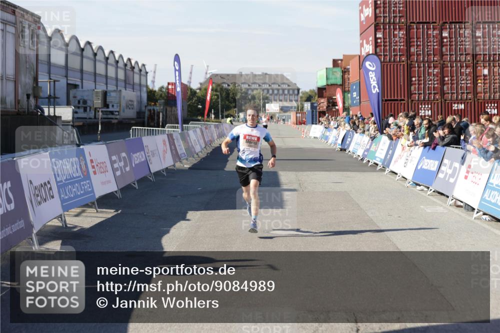 03.10.2025 - Köhlbrandbrückenlauf Jannik Wohlers http://msf.ph/oto/9084989 03.10.2025 12:52:17 Ziel 4301 meine-sportfotos.de