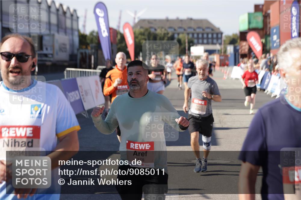 03.10.2025 - Köhlbrandbrückenlauf Jannik Wohlers http://msf.ph/oto/9085011 03.10.2025 13:18:35 Ziel 4154, 4280, 4341, 4560, 4606, 4796, 4812, 4819, 4826, 4882, 5115, 5178, 5192, 5722, 6084, 6596, 6700, 6758 meine-sportfotos.de