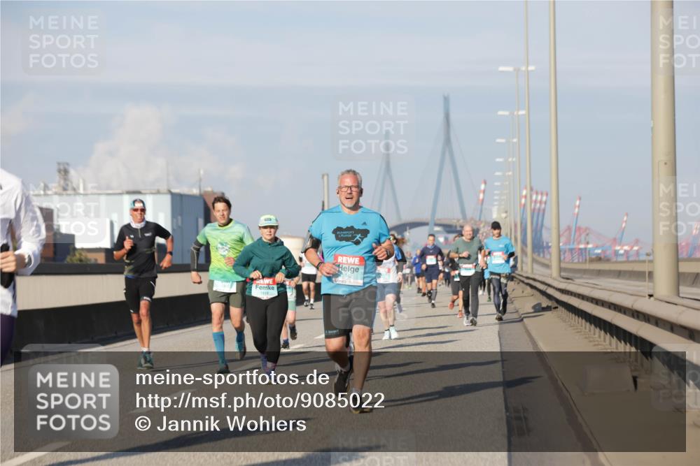 03.10.2025 - Köhlbrandbrückenlauf Jannik Wohlers http://msf.ph/oto/9085022 03.10.2025 09:56:37 Position 3 1418, 1642 meine-sportfotos.de