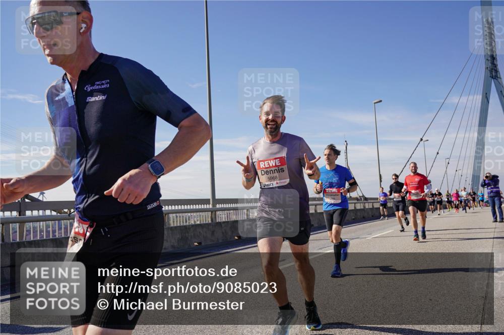 03.10.2025 - Köhlbrandbrückenlauf Michael Burmester http://msf.ph/oto/9085023 03.10.2025 12:42:53 Position 2 5968 meine-sportfotos.de