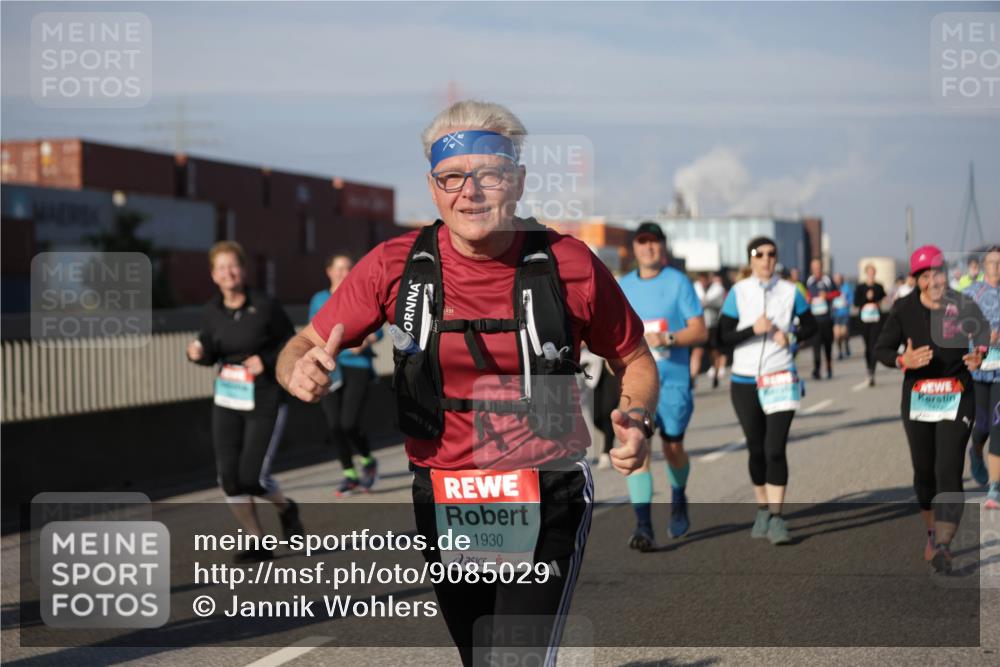 03.10.2025 - Köhlbrandbrückenlauf Jannik Wohlers http://msf.ph/oto/9085029 03.10.2025 10:07:19 Position 3 1930 meine-sportfotos.de